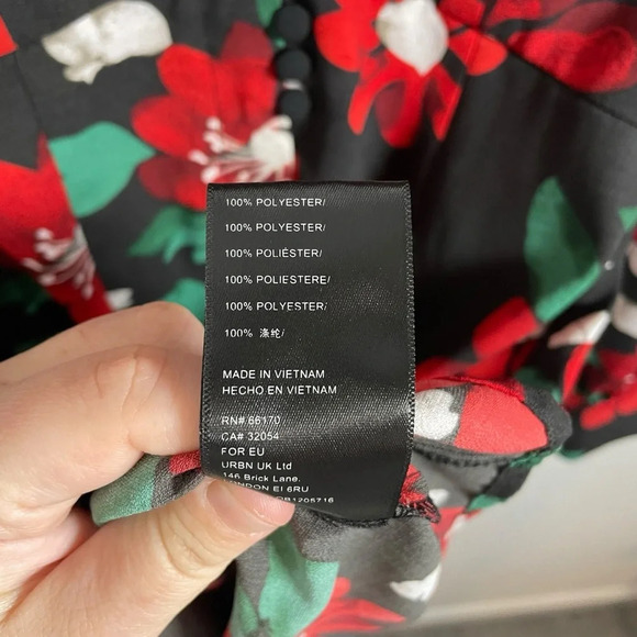 NWOT Urban Outfitters Michelle Plunging Floral Mini Dress Black/Red/Green Size S - Picture 16 of 17